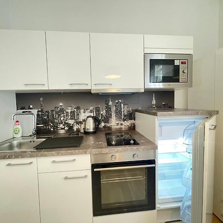 Wash Apartment On Metro Prague 1 Bagian luar foto